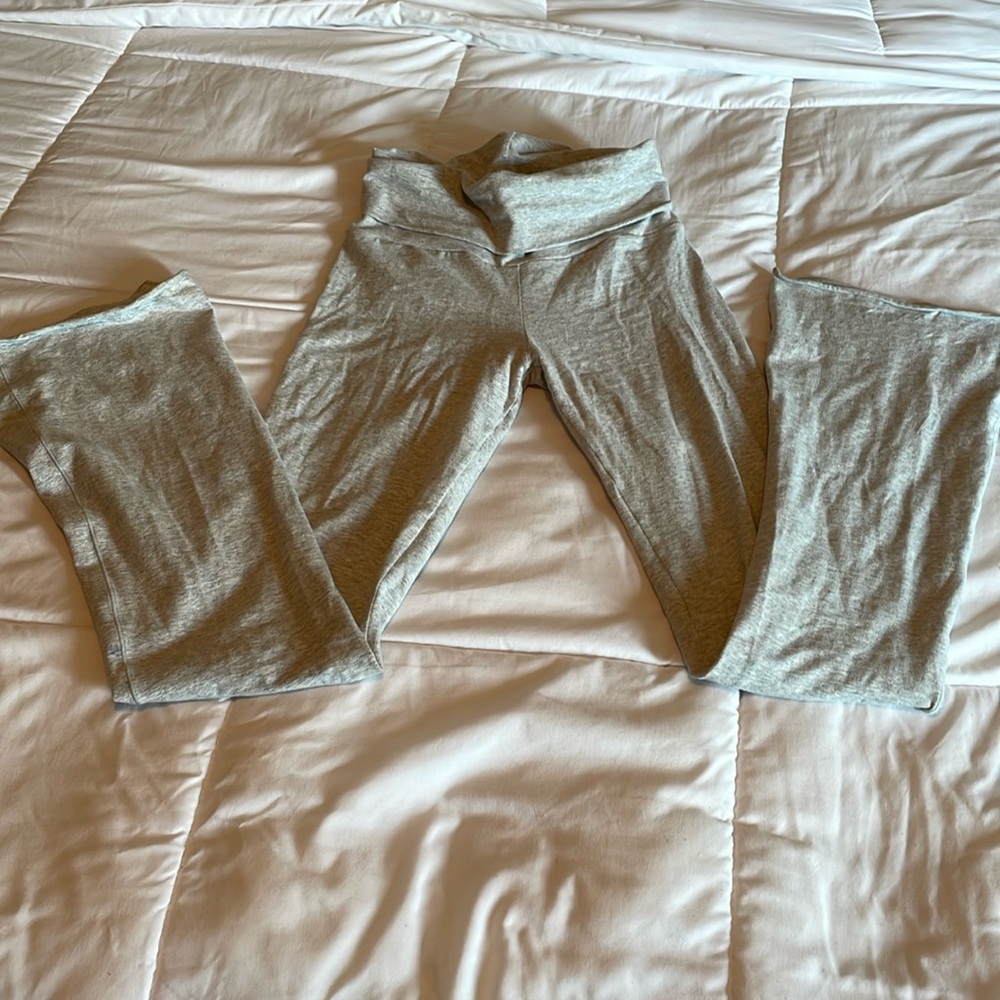 Skims fold over grey pants